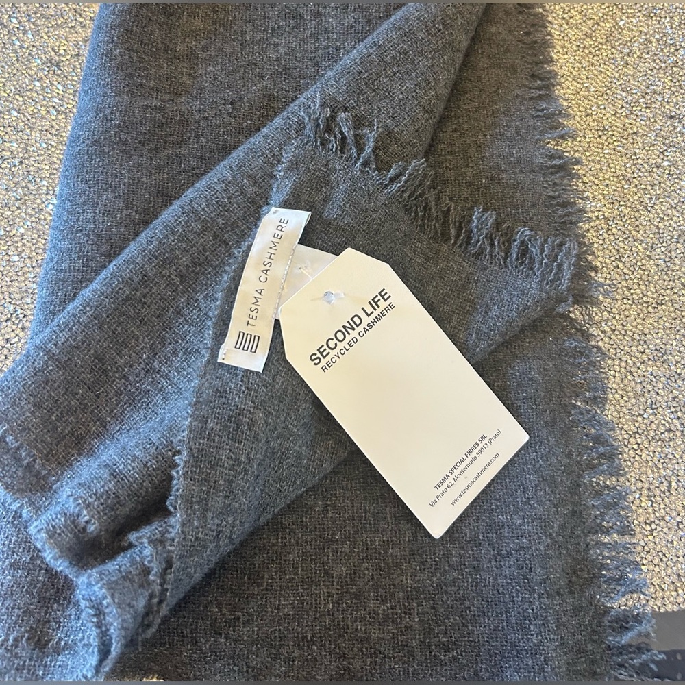 TESMA Charcoal Made In Italy Cashmere And Wool Blend Scarf 22in W x 70in L
